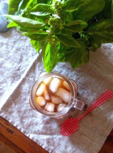 iced coffee & fresh basil inhala granollers