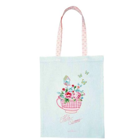 La bossa de cotó "tote bag" Alma White de GreenGate i el seu missatge "Hello Summer" és ideal pe aquest estiu.

Medeix 35 cm. x 45 cm.

També tenim gots de vidre amb aquest estampat de tasses.

A INHALA Cafès i Tes som punt de venda de GreenGate.

Estem a Portalet, 9, Granollers, Barcelona.