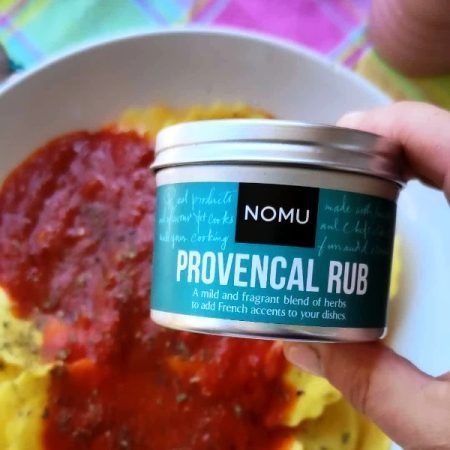 El Rub PROVENÇAL de NOMU és una combinació d’ herbes aromàtiques ideal per tot tipus de receptes (quiches, amanides, pasta, pollastre, carn i peix) que ve presentada en un bonic pot metàl.lic amb 70 grs.  Els seus ingredients són alfàbrega, farigola, romaní, lavanda, all, ceba.  NOMU és una firma de Sudàfrica especialitzada en espècies per fer “cuina del món”.  *No conté cap conservant artificial.  També tenim el SWEET Rub i el COFFEE Rub.  A INHALA pots trobar cafès, tes, xocolates, galetes, espècies i molts més productes gourmet.  Estem a Portalet, 9 de Granollers, Barcelona.