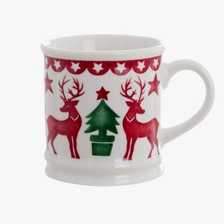 La taza mug de Navidad "Oh Holy Night" es de porcelana y nos llega directamente de la Toscana, Italia. Esta taza navideña tiene una capacidad de 205 ml. Mide 8 cm. x 8 cm. x 8 cm. Será ideal para tomar tu Christmas Tea o un café de Sumatra Mandheling, nuestro Café de Navidad. Apta para microondas y lavavajillas. En INHALA Cafés y Tés te proponemos muchas ideas para hacer regalos originales, exclusivos y siempre muy bien envueltos. Estamos en Portalet, 9, Granollers, Barcelona.