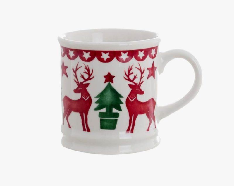 La taza mug de Navidad "Oh Holy Night" es de porcelana y nos llega directamente de la Toscana, Italia. Esta taza navideña tiene una capacidad de 205 ml. Mide 8 cm. x 8 cm. x 8 cm. Será ideal para tomar tu Christmas Tea o un café de Sumatra Mandheling, nuestro Café de Navidad. Apta para microondas y lavavajillas. En INHALA Cafés y Tés te proponemos muchas ideas para hacer regalos originales, exclusivos y siempre muy bien envueltos. Estamos en Portalet, 9, Granollers, Barcelona.