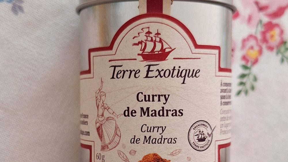 Curry de Madrás auténtico de Tamil Nadu, India, en bote metálico con 60 gramos.

Terre Exotique es una firma francesa especializada en ingredientes de alta calidad para disfrutar de las mejores recetas de las cocinas del mundo.


En este caso, su Curry de Madrás de India es auténtico, todas las especias indias en tus recetas, carnes, pescados, arroces y muchas verduras, este curry te va a enamorar.


Será un complemento perfecto a la hora de hacer un regalo a un amante de los tés Chai.



Te esperamos en Portalet, 9 de Granollers, Barcelona con la mejor selección de cafés, tés, infusiones, galletas, chocolates y muchos complementos para la mesa y cocina.